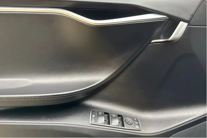 Tesla Model S 2017 60 4dr Li image 10
