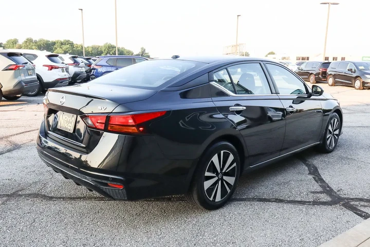 $18588 : 2022 Altima 2.5 SV image 4