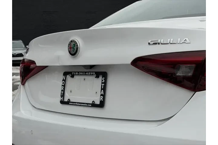 $24495 : Alfa Romeo Giulia 2022 AWD T image 7