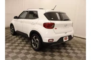 $21999 : Hyundai VENUE 2026 SEL 4dr C thumbnail
