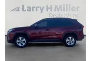 Toyota RAV4 2021 XLE 4dr SUV thumbnail