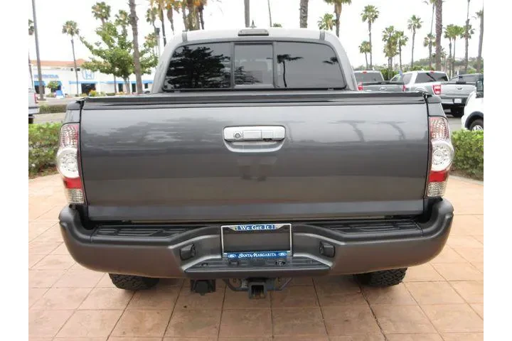 $22355 : Toyota Tacoma 2015 4x2 PreRu image 3