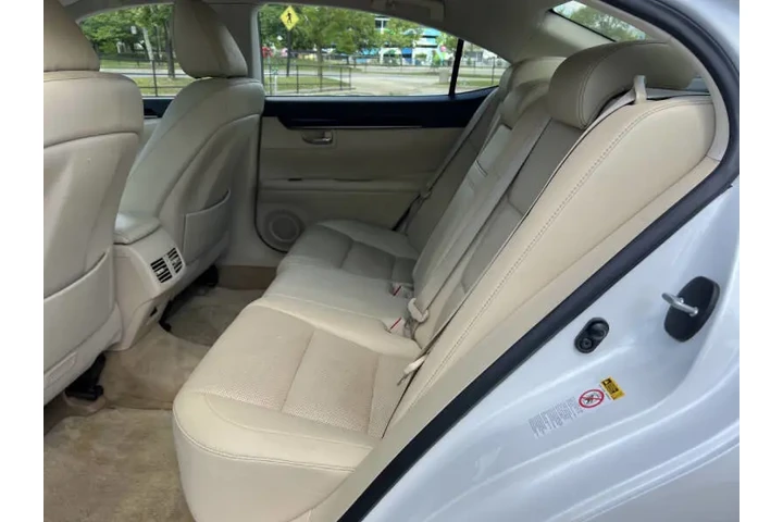 $13900 : 2015 ES 350 image 9