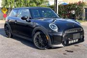 $22990 : 2022 MINI HARDTOP 2 DOOR2022 thumbnail