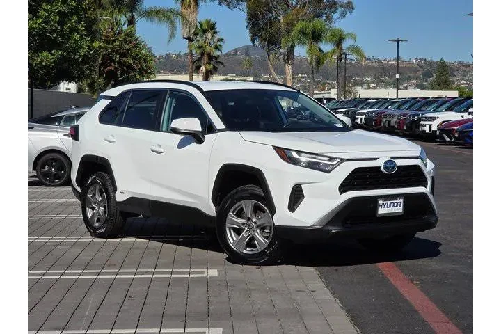 $32562 : Toyota RAV4 Hybrid 2024 AWD image 2