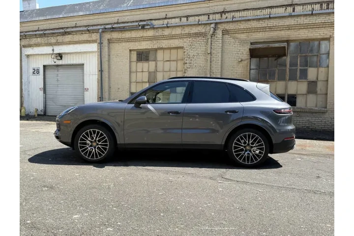 $33988 : 2019 Cayenne image 6