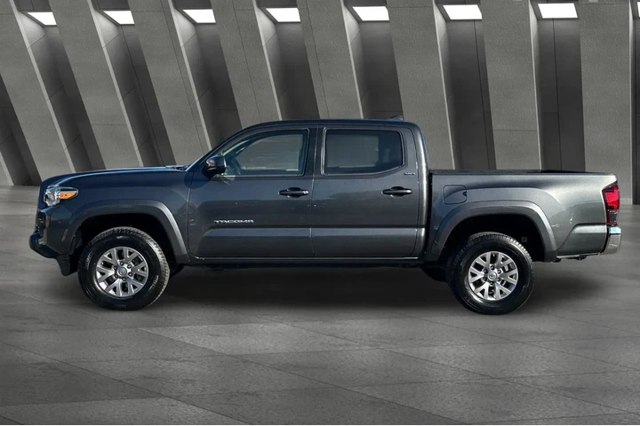 $28000 : Toyota Tacoma 2018 4x2 TRD O image 10