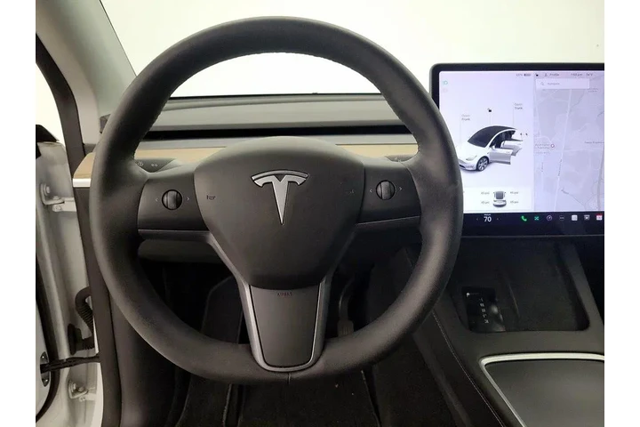 $26998 : Tesla Model Y 2021 AWD Long image 8