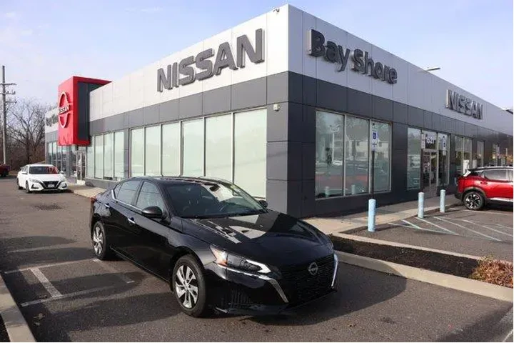 $20400 : Nissan Altima 2025 2.5 S 4dr image 2