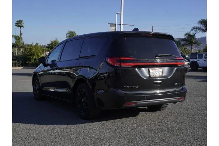 $27011 : Chrysler Pacifica Hybrid 202 image 6