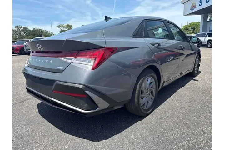 $23291 : Hyundai ELANTRA Hybrid 2025 image 5