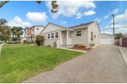 3 Bedroom Home  in Los Angeles