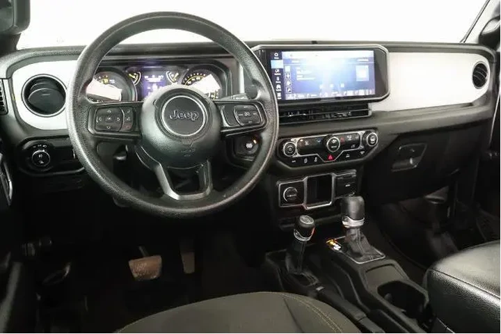 $30998 : Jeep Gladiator 2024 4x4 Spor image 2