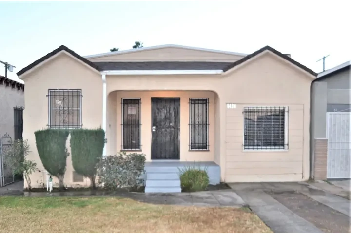 $2100 : Available 2Bed 2Bat in LA image 3