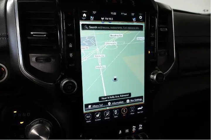 $33835 : Ram 1500 2021 4x4 Laramie 4d image 8