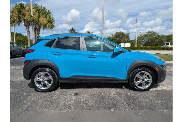 $17738 : Hyundai KONA 2023 SEL 4dr Cr image 3