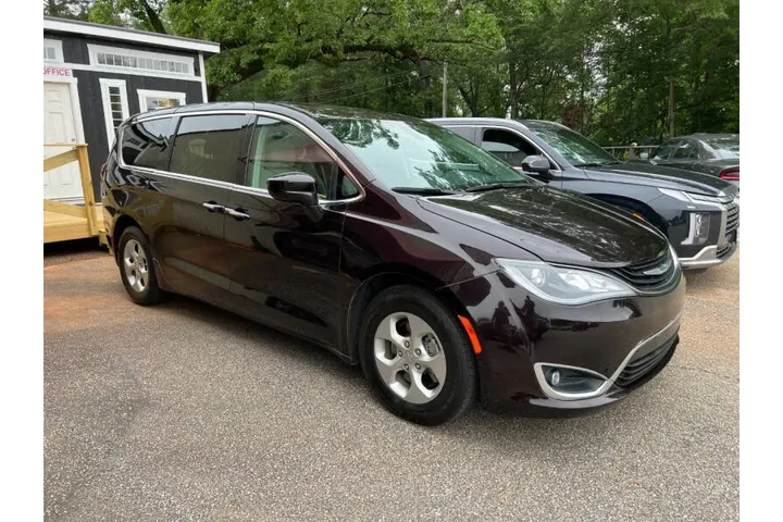 $17999 : 2018 Pacifica Hybrid Touring image 4