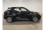 $17620 : Nissan Kicks 2024 SR 4dr Cro thumbnail
