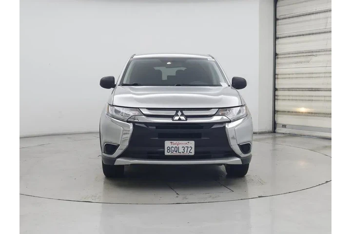 $14998 : Mitsubishi Outlander 2018 ES image 5