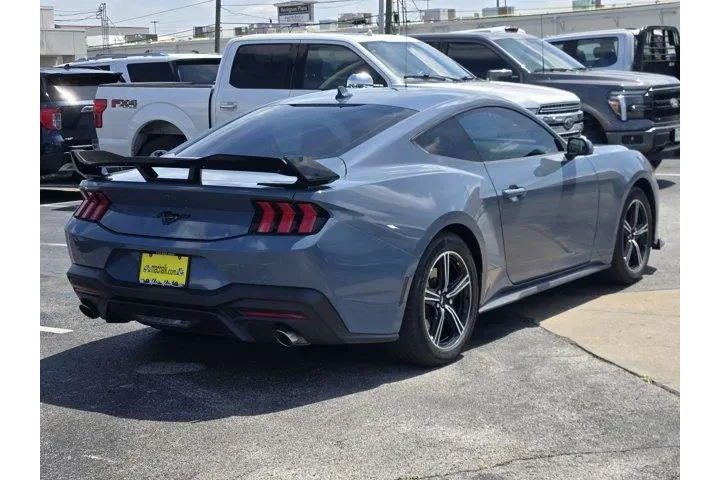 $31991 : Ford Mustang 2025 EcoBoost 2 image 6