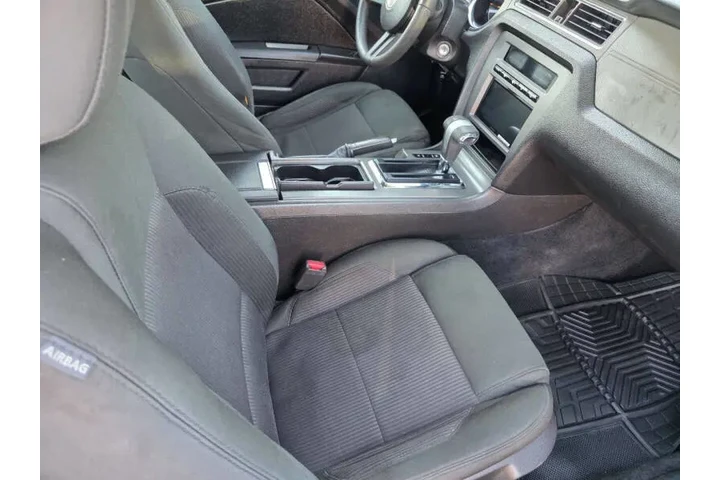 $8995 : 2010 Mustang V6 Premium image 9