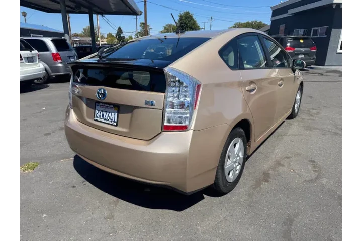 $9998 : 2011 Prius One image 8