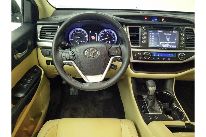 $26998 : Toyota Highlander 2017 XLE 4 image 9