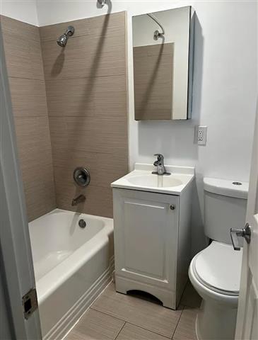 $1300 : 1 bedroom apartment in La image 3