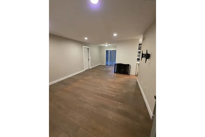 $1000 : Remodeled 3BR/2BA Home image 3