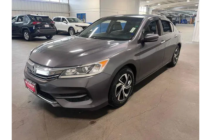 $15638 : Honda Accord 2017 LX 4dr Sed image 7