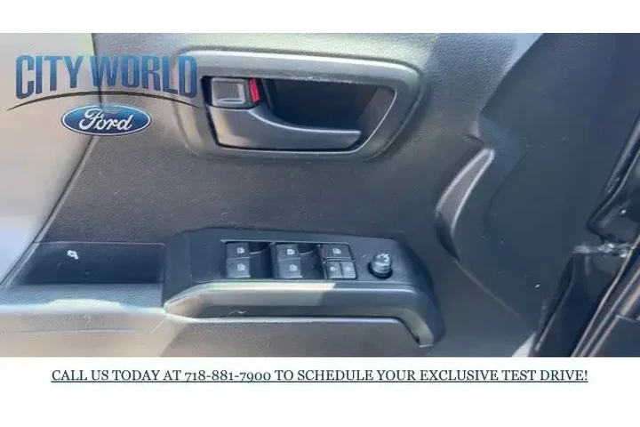 $33577 : Toyota Tacoma 2023 4x4 TRD S image 8
