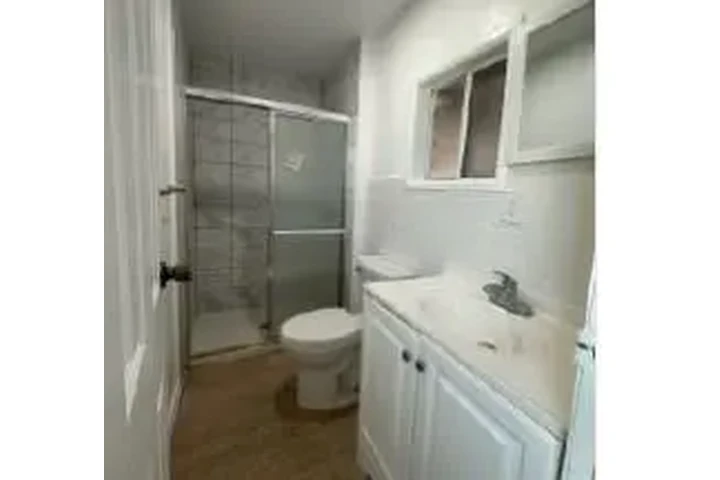 $1550 : RENTO APTO. EN EAST L.A. image 2