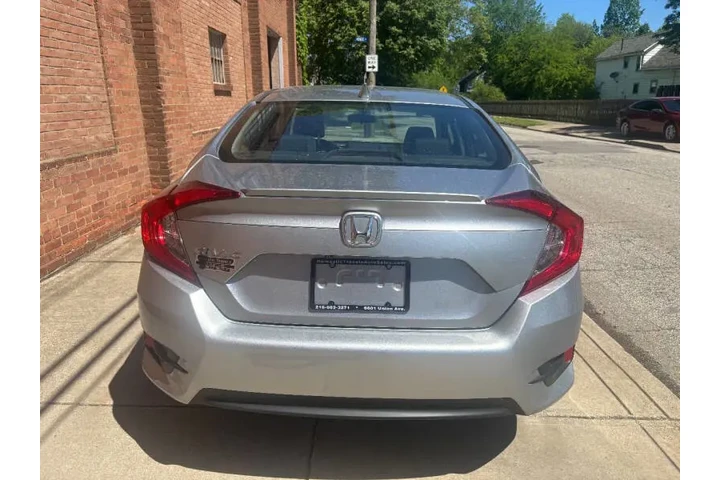 $14500 : 2018 Civic EX-T image 9