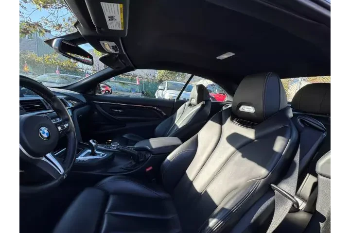 2017 BMW M42017 BMW M4 image 7