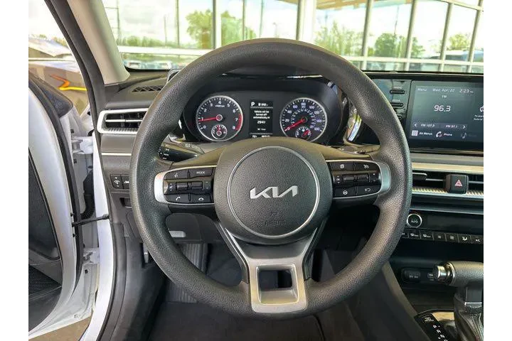 $17498 : Kia K5 2022 LXS 4dr Sedan image 7