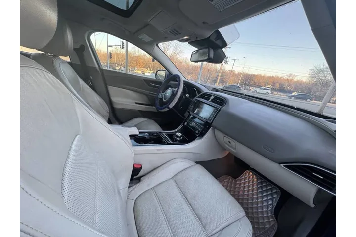 $8999 : 2017 XE 35t Prestige image 10