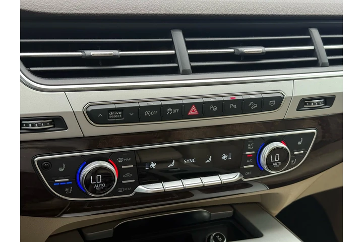 $17990 : 2019 Q7 45 Premium image 9