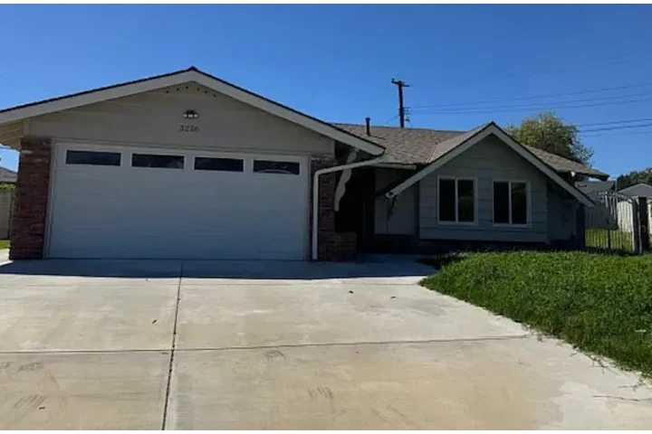 $2800 : 🍄Home Freshly Updated🍄 image 1