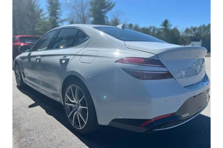 $27995 : Genesis G70 2022 AWD 2.0T 4d image 5