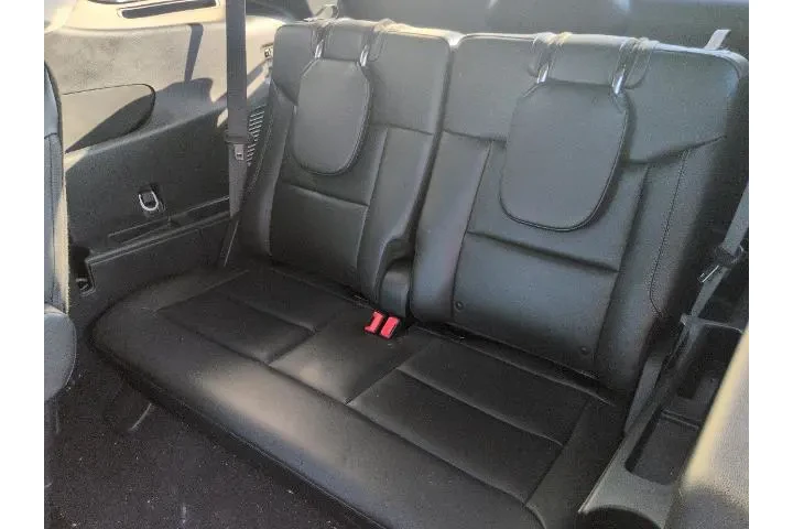 $39800 : Ford Explorer 2023 AWD XLT 4 image 6