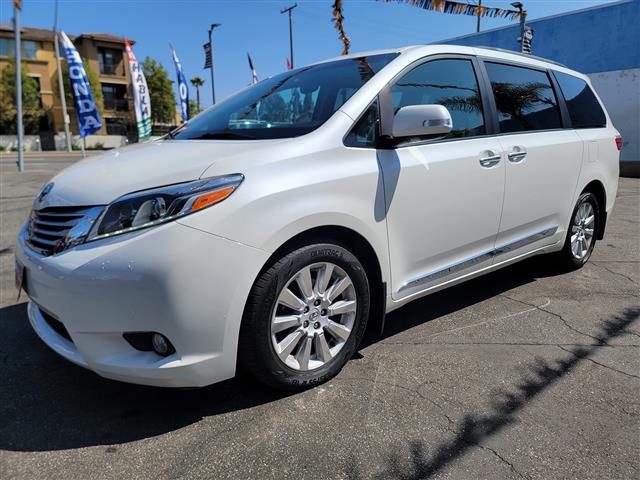 2015 TOYOTA SIENNA LIMITED image 3