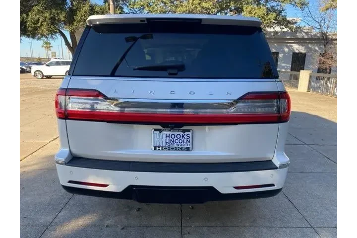 $32980 : Lincoln Navigator 2018 4x4 R image 5