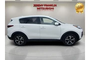 $17988 : Kia Sportage 2020 AWD LX 4dr thumbnail