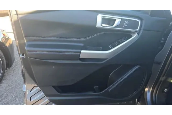 $29950 : Ford Explorer 2022 XLT 4dr S image 9