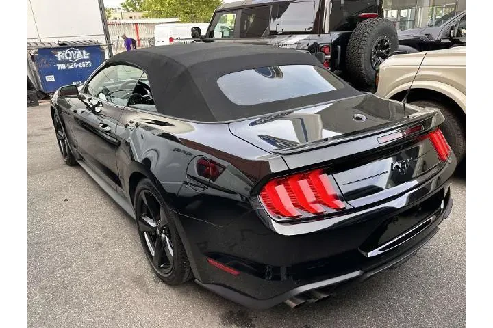 $33990 : Ford Mustang 2022 EcoBoost 2 image 7