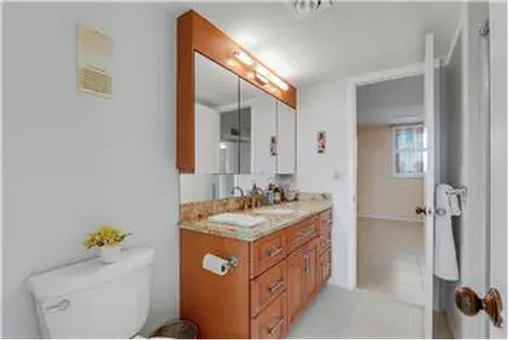 $2095 : Rental property with 2 bedro image 5