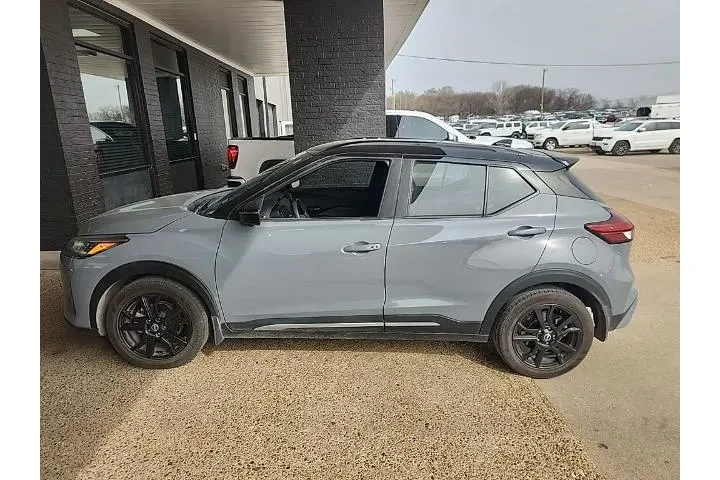 $17943 : Nissan Kicks 2024 SR 4dr Cro image 6