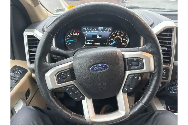 $27000 : Ford F-150 2017 4x4 Lariat 4 image 9