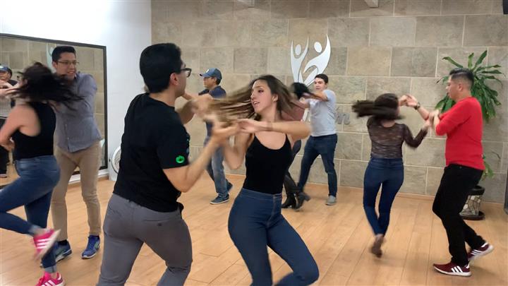 Clases de Baile en Medellin image 10