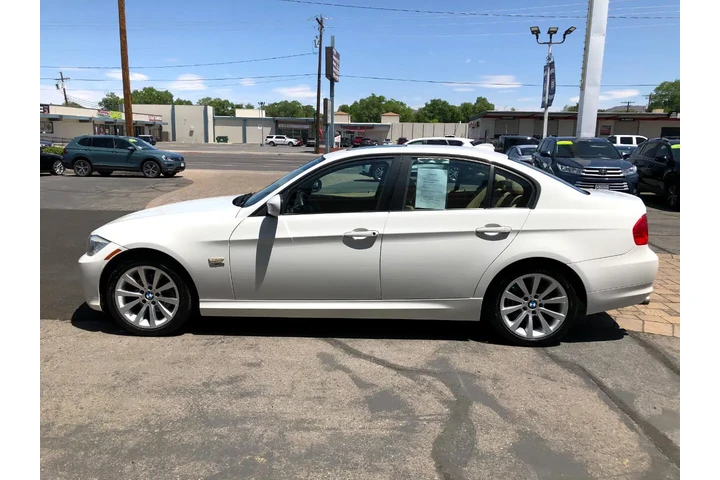 $9808 : 2011 BMW 3-Series 328i xDrive image 3